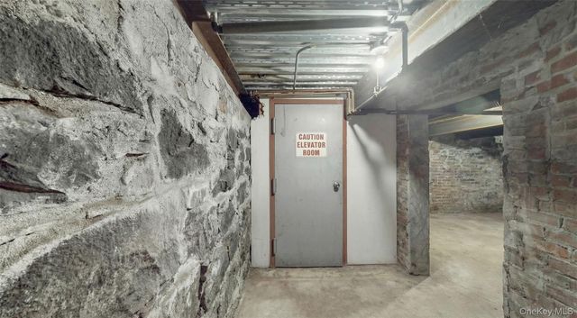 304 Waverly Avenue, Brooklyn, NY 11205