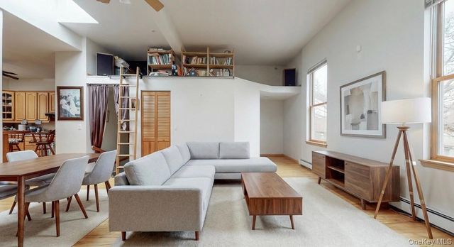 304 Waverly Avenue, Brooklyn, NY 11205