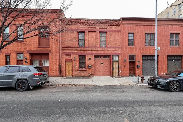 304 Waverly Avenue, Brooklyn, NY 11205