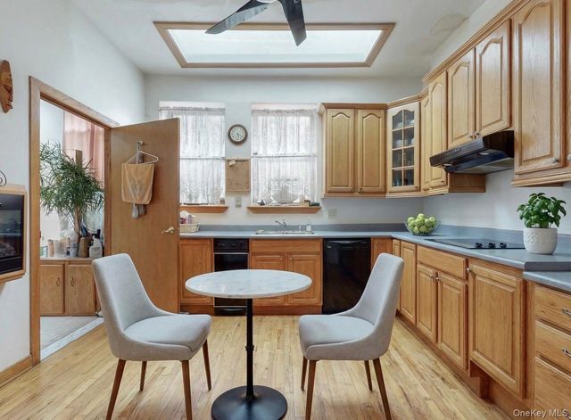 304 Waverly Avenue, Brooklyn, NY 11205