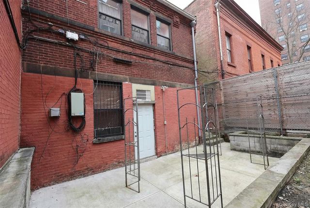 304 Waverly Avenue, Brooklyn, NY 11205