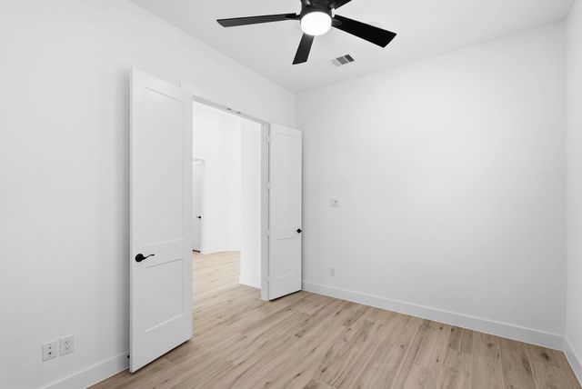 12214 Warbler Drive, Mont Belvieu, TX 77523