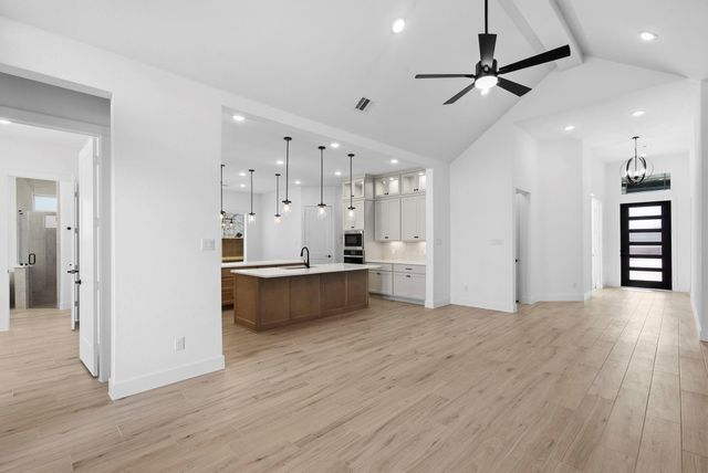 12214 Warbler Drive, Mont Belvieu, TX 77523