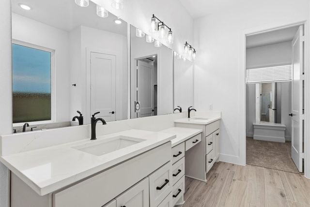 12214 Warbler Drive, Mont Belvieu, TX 77523