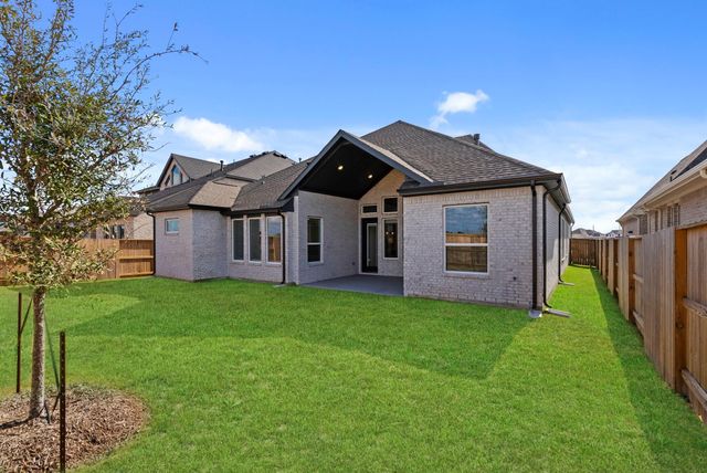12214 Warbler Drive, Mont Belvieu, TX 77523