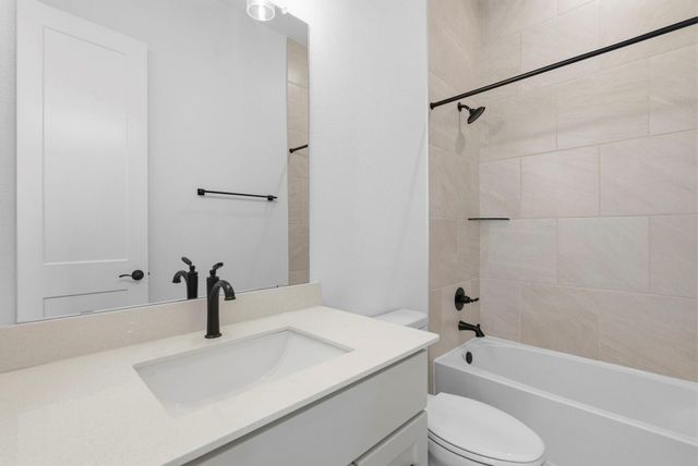 12214 Warbler Drive, Mont Belvieu, TX 77523
