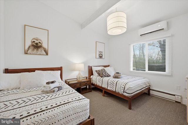 120 LAKE DR, Luray, VA 22835