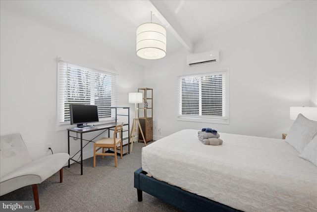 120 LAKE DR, Luray, VA 22835