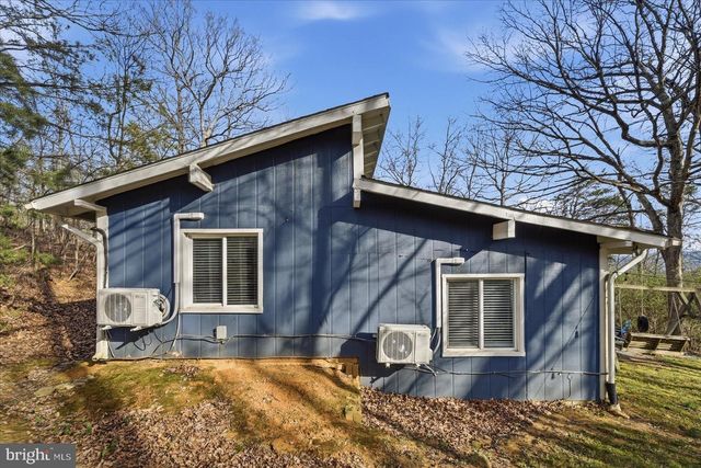 120 LAKE DR, Luray, VA 22835
