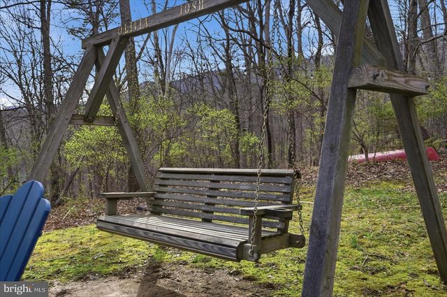 120 LAKE DR, Luray, VA 22835