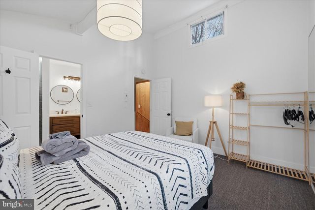 120 LAKE DR, Luray, VA 22835