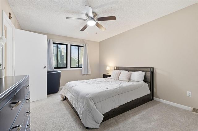 1032 NW 70TH Court, Kansas City, MO 64118