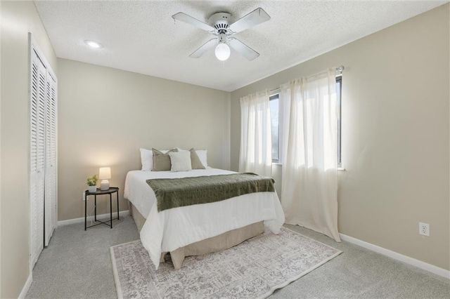 1032 NW 70TH Court, Kansas City, MO 64118