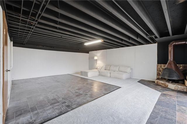 1032 NW 70TH Court, Kansas City, MO 64118