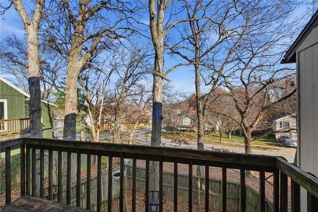 1032 NW 70TH Court, Kansas City, MO 64118