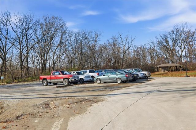 1032 NW 70TH Court, Kansas City, MO 64118