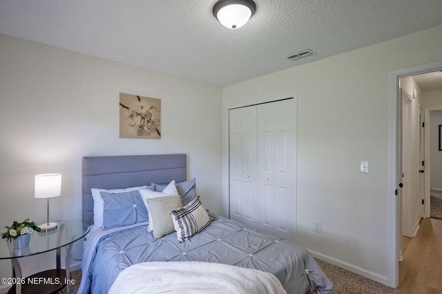 3902 HUNTERS LAKE Circle W, Jacksonville, FL 32210