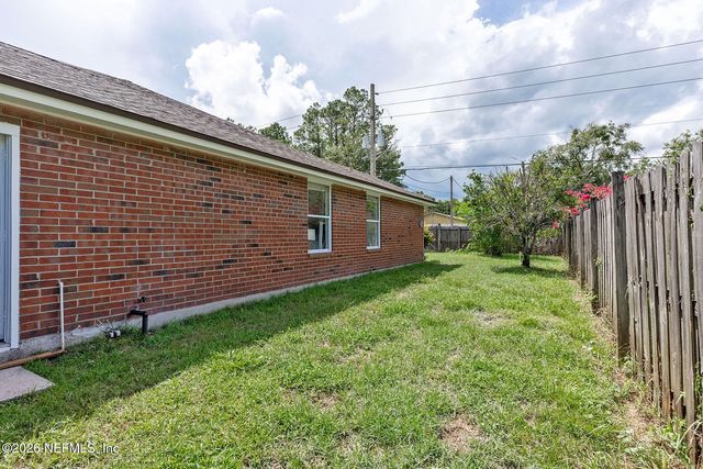 3902 HUNTERS LAKE Circle W, Jacksonville, FL 32210