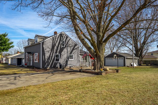 932 W 2nd Street, Byron, IL 61010