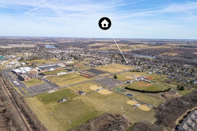 932 W 2nd Street, Byron, IL 61010