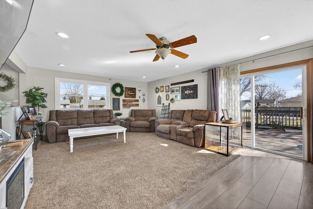 932 W 2nd Street, Byron, IL 61010