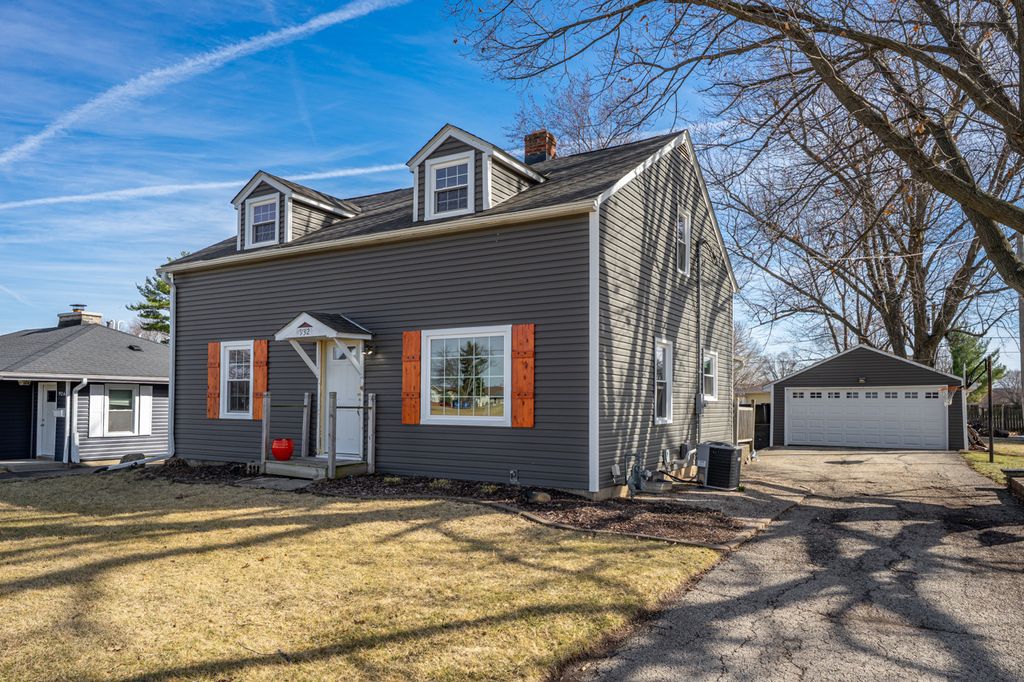 932 W 2nd Street, Byron, IL 61010