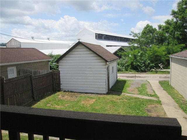 1715 Duss Ave, Ambridge, PA 15003