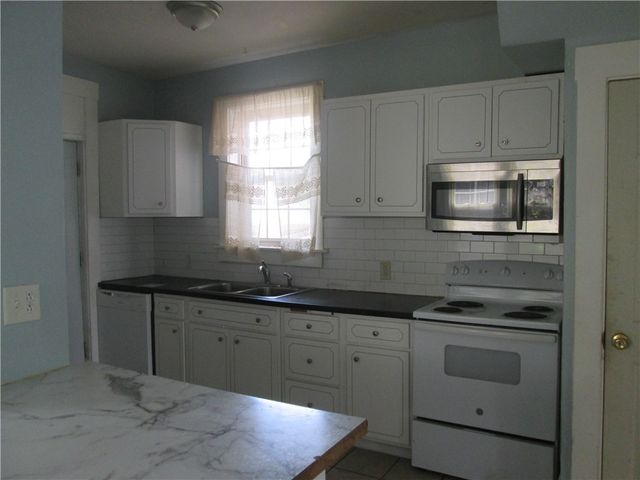 1715 Duss Ave, Ambridge, PA 15003