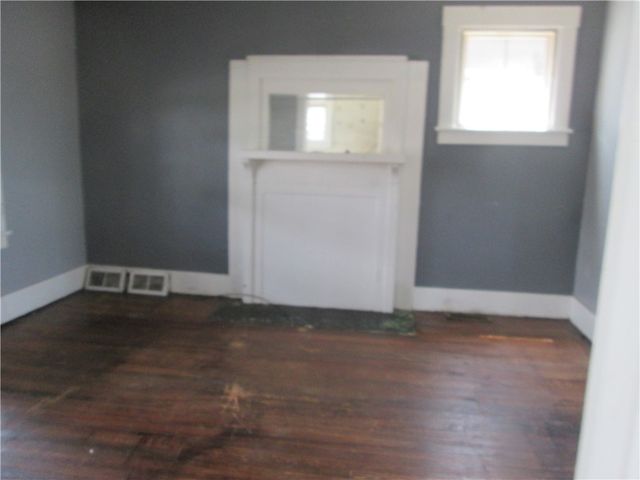 1715 Duss Ave, Ambridge, PA 15003