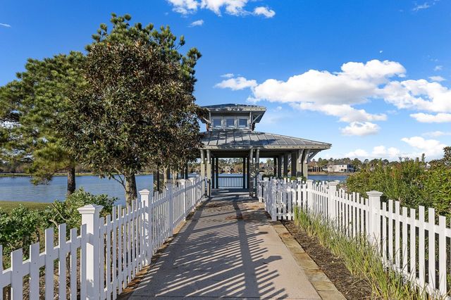14 Jetty Point Drive, The Woodlands, TX 77380