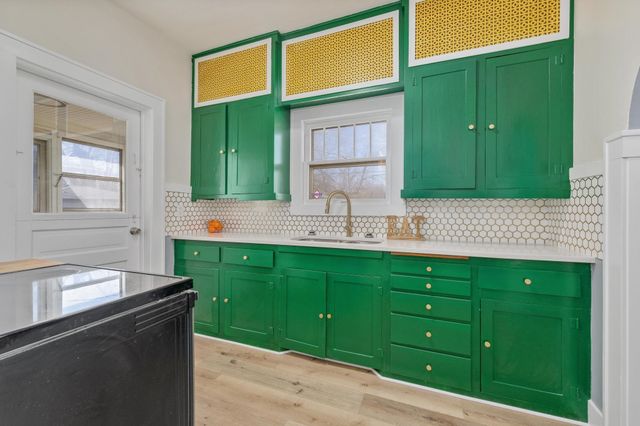 1029 S Seneca St, Wichita, KS 67213