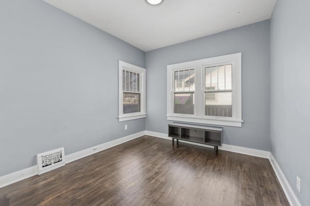 1029 S Seneca St, Wichita, KS 67213