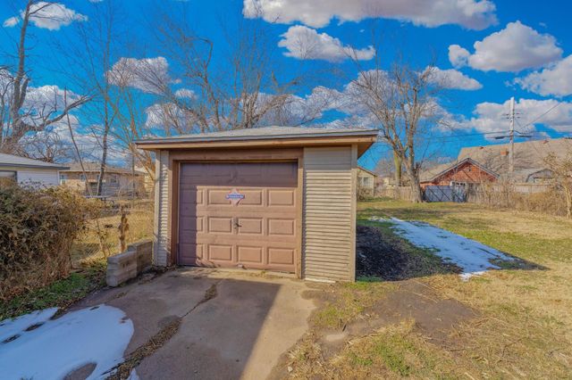 1029 S Seneca St, Wichita, KS 67213