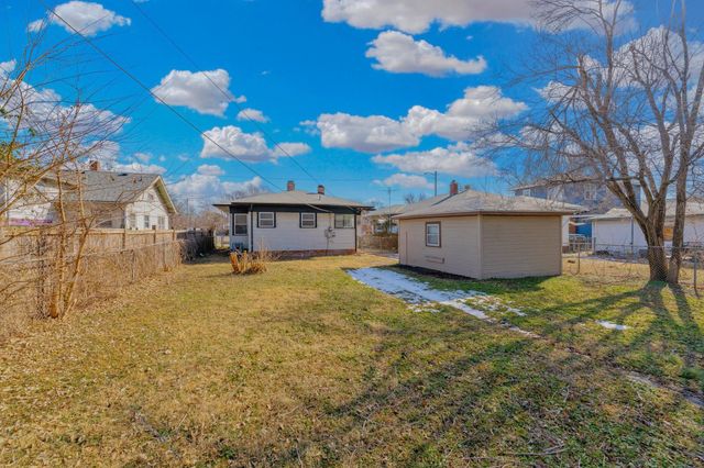 1029 S Seneca St, Wichita, KS 67213