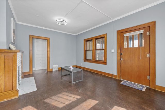 1029 S Seneca St, Wichita, KS 67213