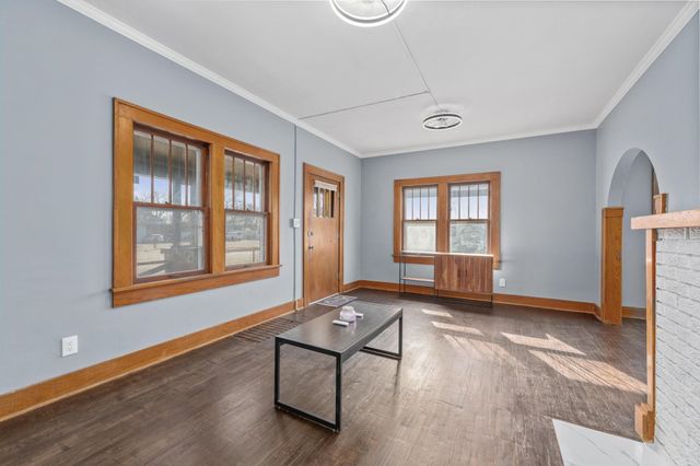 1029 S Seneca St, Wichita, KS 67213