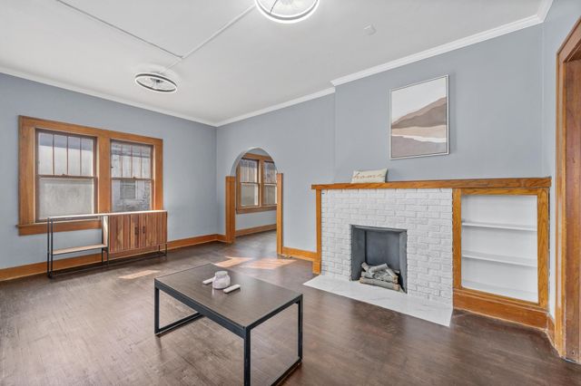 1029 S Seneca St, Wichita, KS 67213