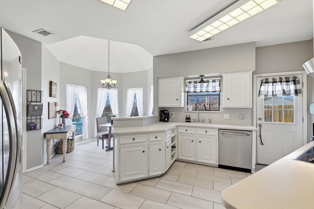 2307 William Circle, Ennis, TX 75119