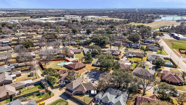 2307 William Circle, Ennis, TX 75119