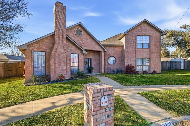 2307 William Circle, Ennis, TX 75119