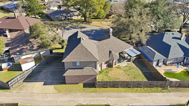 2307 William Circle, Ennis, TX 75119