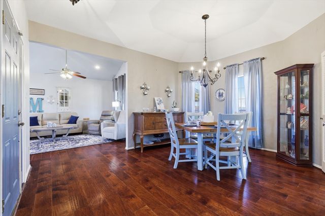 2307 William Circle, Ennis, TX 75119