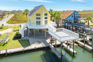 431 Swordfish Lane, Surfside Beach, TX 77541
