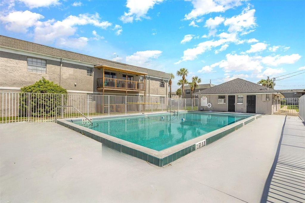 Image 18 of property listing at 2785 L B MCLEOD ROAD 2785D, Orlando, FL 32805