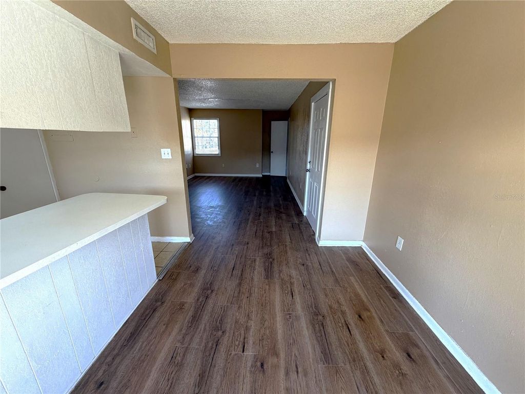 Image 4 of property listing at 2785 L B MCLEOD ROAD 2785D, Orlando, FL 32805