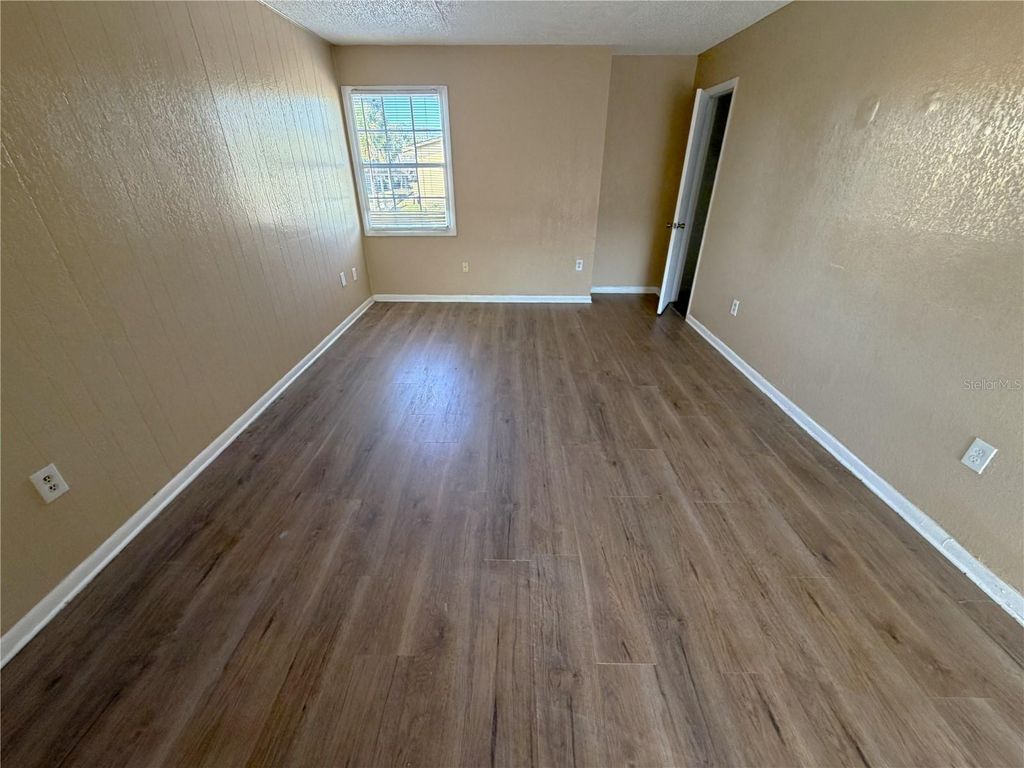 Image 8 of property listing at 2785 L B MCLEOD ROAD 2785D, Orlando, FL 32805