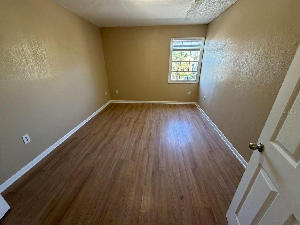 Image 10 of property listing at 2785 L B MCLEOD ROAD 2785D, Orlando, FL 32805