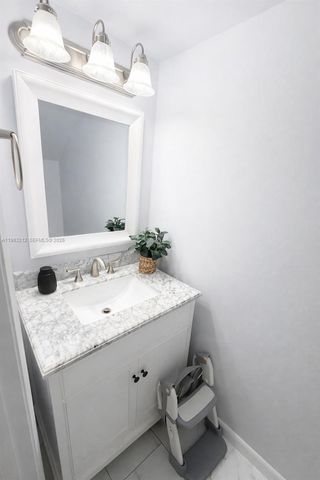 4321 SW 70th Terrace, Davie, FL 33314