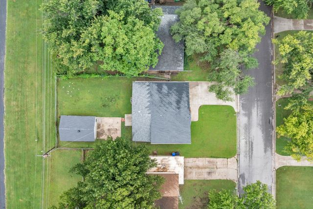 416 S Westview Dr., Derby, KS 67037