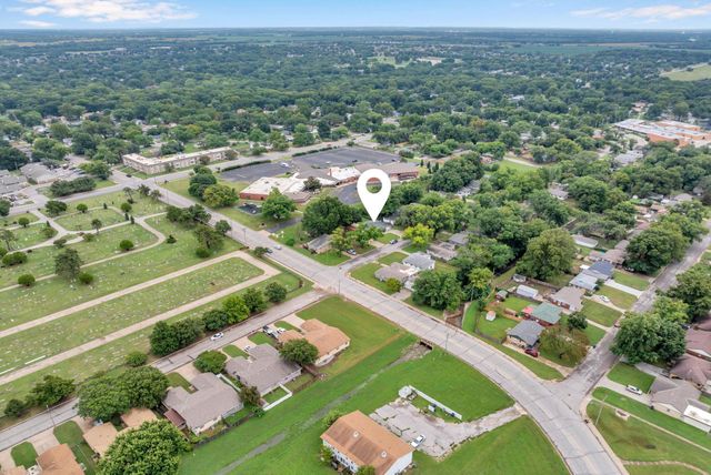 416 S Westview Dr., Derby, KS 67037